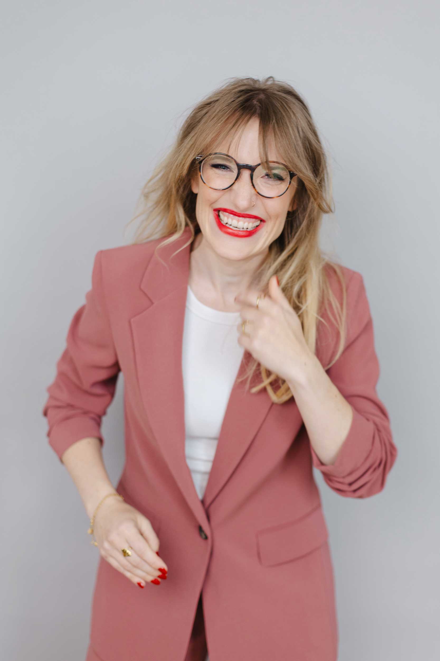 Alicia_Pointner_portrait_Anzug